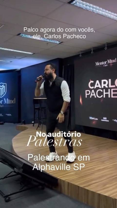 Palestrar em Alphaville, São Paulo, foi muito mais do que subir em um palco.
Foi lembrar de onde vim e perceber o quanto uma vida pode ser transformada quando alguém decide não desistir.
Eu não subo ao palco apenas para ser aplaudido. Subo com uma missão: TRANSFORMAR VIDAS.
Tudo o que vivi — desafios, quedas, recomeços e aprendizados — hoje se transforma em conhecimento compartilhado por meio das minhas palestras e mentorias. Acredito que uma experiência pode gerar esperança, encurtar caminhos e ajudar outras pessoas a acreditarem que também podem mudar a própria história.
Estar em Alphaville, palestrando ao lado do meu mentor @anderprudente tornou esse momento ainda mais especial. Sou grato por ter alguém que me desafia, orienta e me incentiva a buscar uma versão melhor de mim mesmo.
Afinal, ninguém cresce sozinho. Até quem ensina precisa continuar aprendendo.
DESPERTAR. DESENVOLVER. DIRECIONAR. TRANSFORMAR. 🚀
Quero continuar ajudando pessoas a desenvolverem clareza, posicionamento, mentalidade, vendas e networking — e a reconhecerem o potencial que existe dentro delas.
🔥 Quer aprender mais sobre POSICIONAMENTO, MENTALIDADE, VENDAS e NETWORKING?
Envie POSICIONAMENTO no Direct e faça parte do grupo exclusivo no WhatsApp: Posicionamento de Alto Valor.
Para conhecer meus cursos e mentorias, acesse o link da bio.
Vamos transformar conhecimento em crescimento e resultados. 🚀